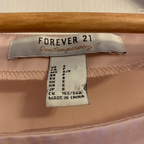 Forever 21 satin sleeveless blouse. Size Sm - Picture 2 of 3